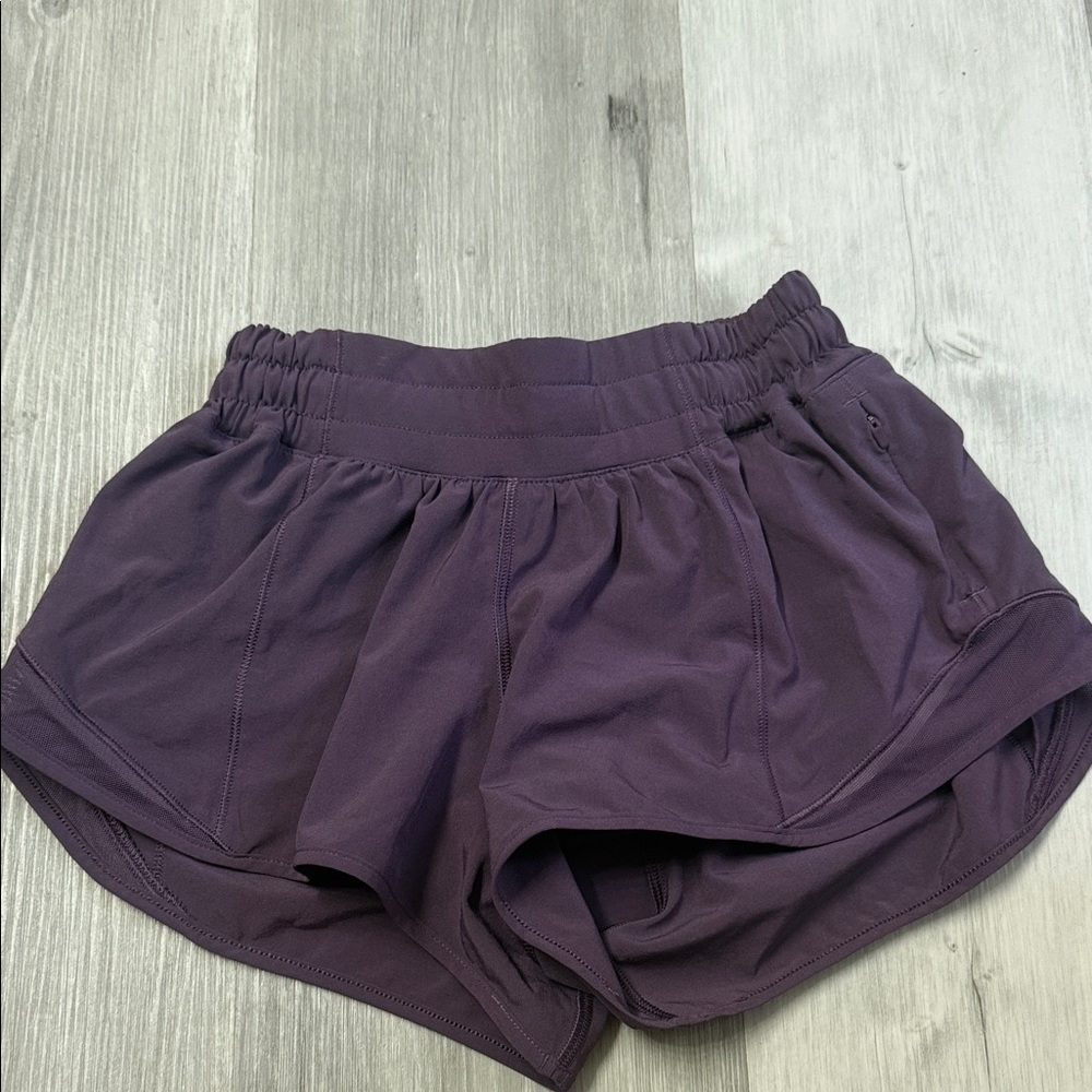 Lululemon Hottie Hots 2.5 inch